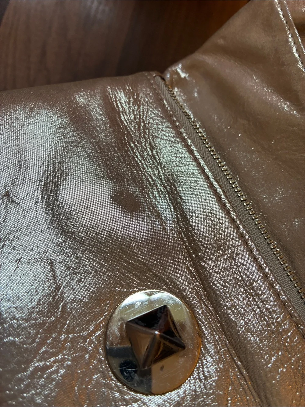 Kate Spade- Women’s Leather- Gold/Metallic Clutch W/Signature Twist Lock